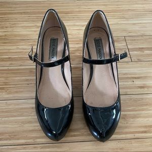 Steve Madden Premieer Black Patent Heels
